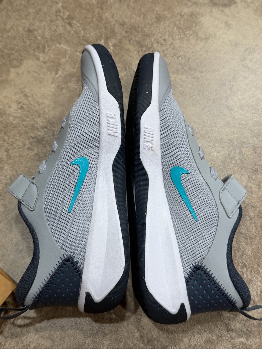 Nike Omni-Court Youth Shoes - Picture 2 of 7